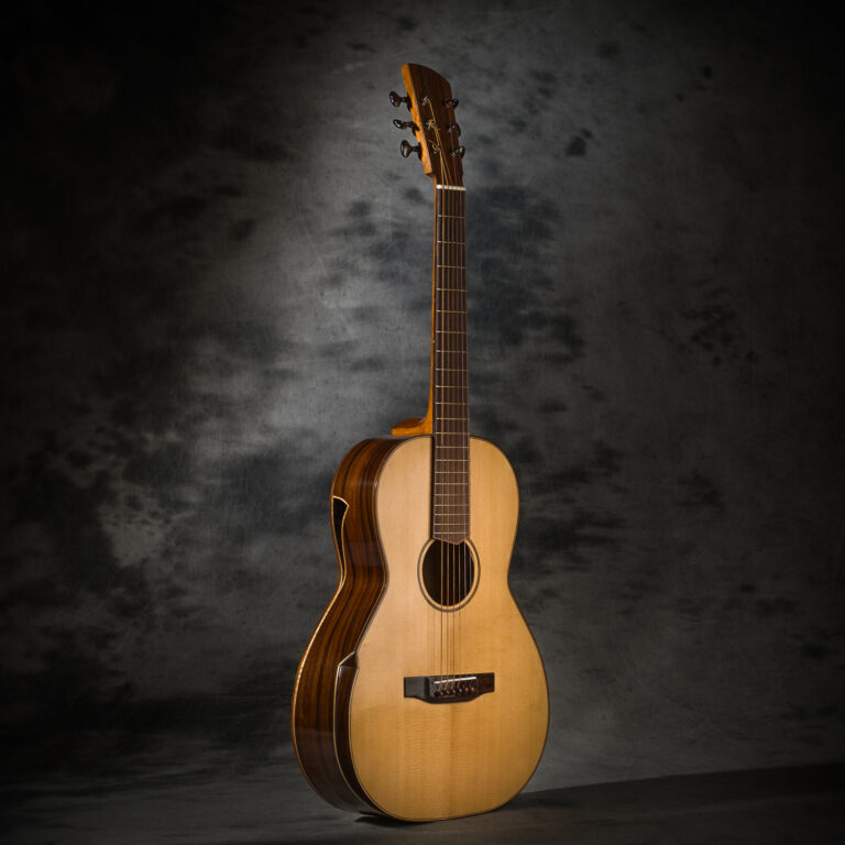 Guitare Parlor Face et armRest