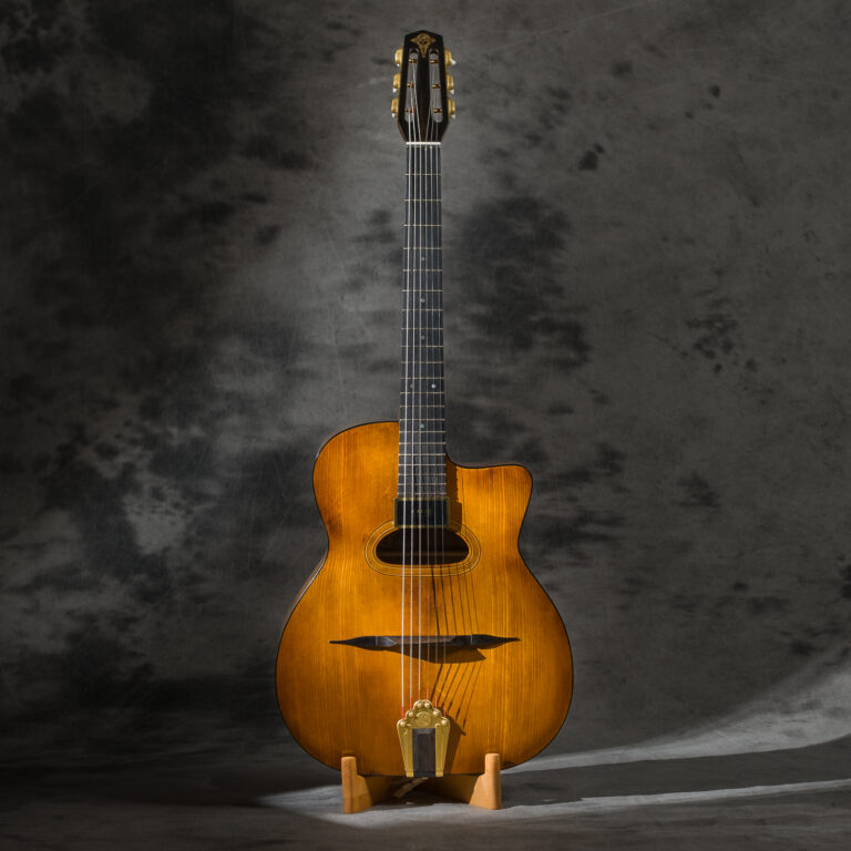 Guitare Manouche vue face